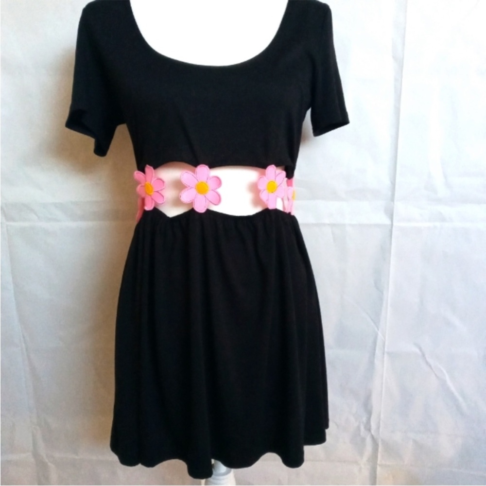 Tobi cutout dress pink flower waistband size small
